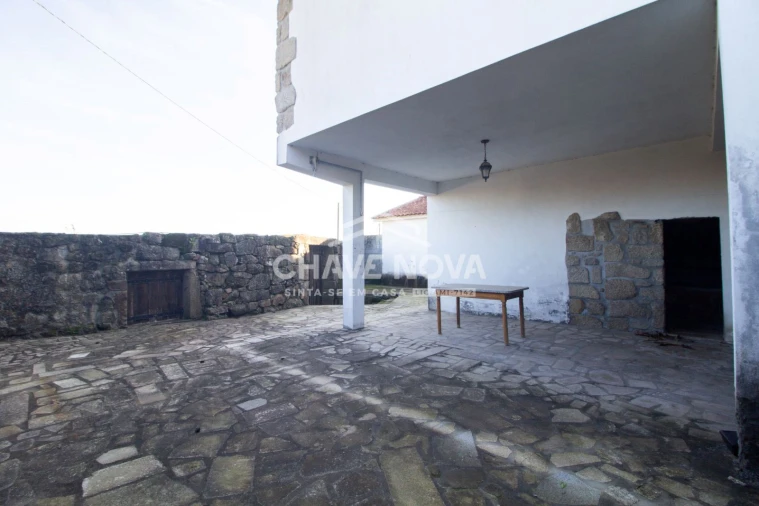 Moradia T4 para Venda em Oliveira (Santa Maria) Foto 8