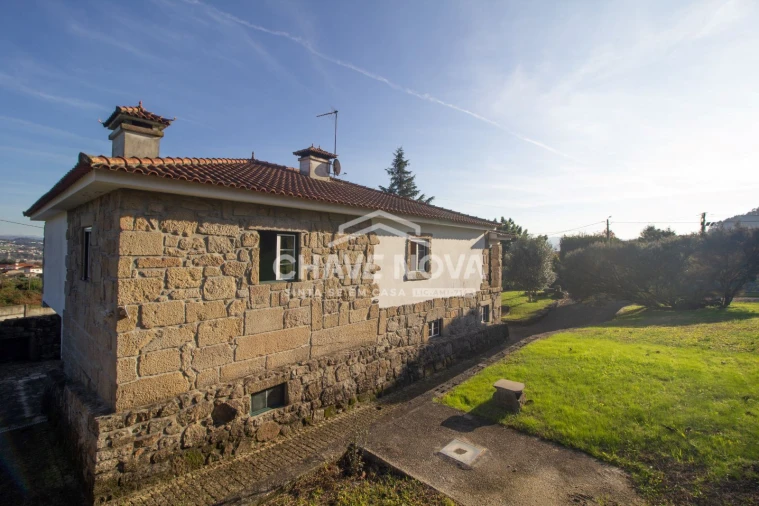 Moradia T4 para Venda em Oliveira (Santa Maria) Foto 12