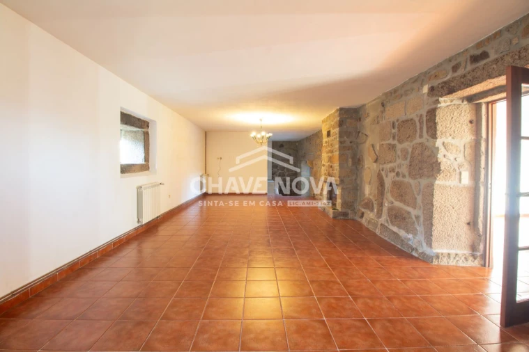 Moradia T4 para Venda em Oliveira (Santa Maria) Foto 20