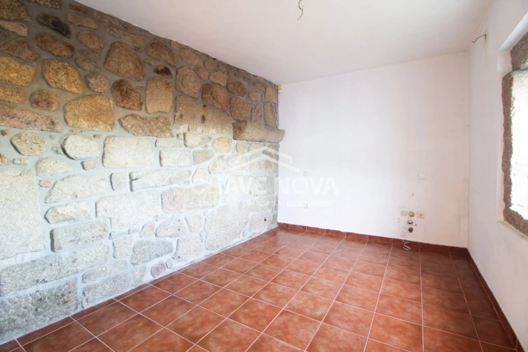 Moradia T4 para Venda em Oliveira (Santa Maria) Foto 24