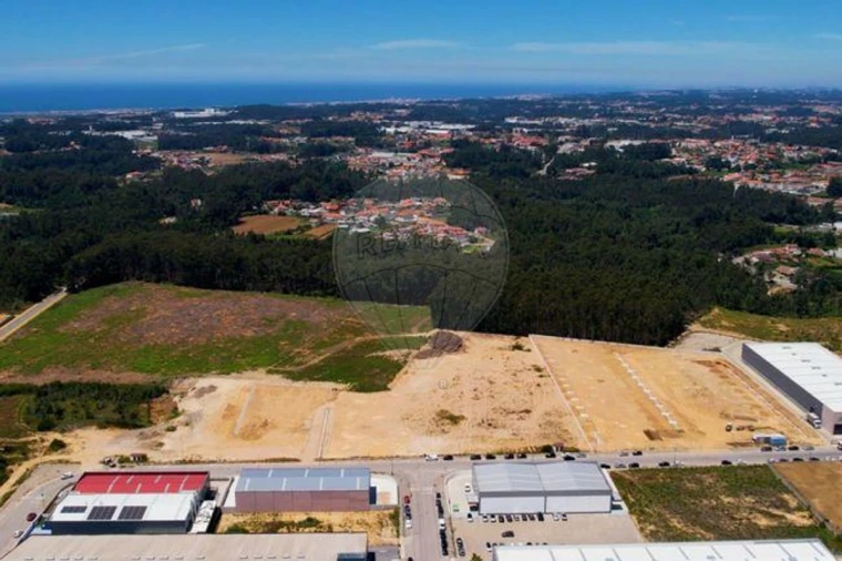 Armazém para Venda em São João de Ver Foto 8