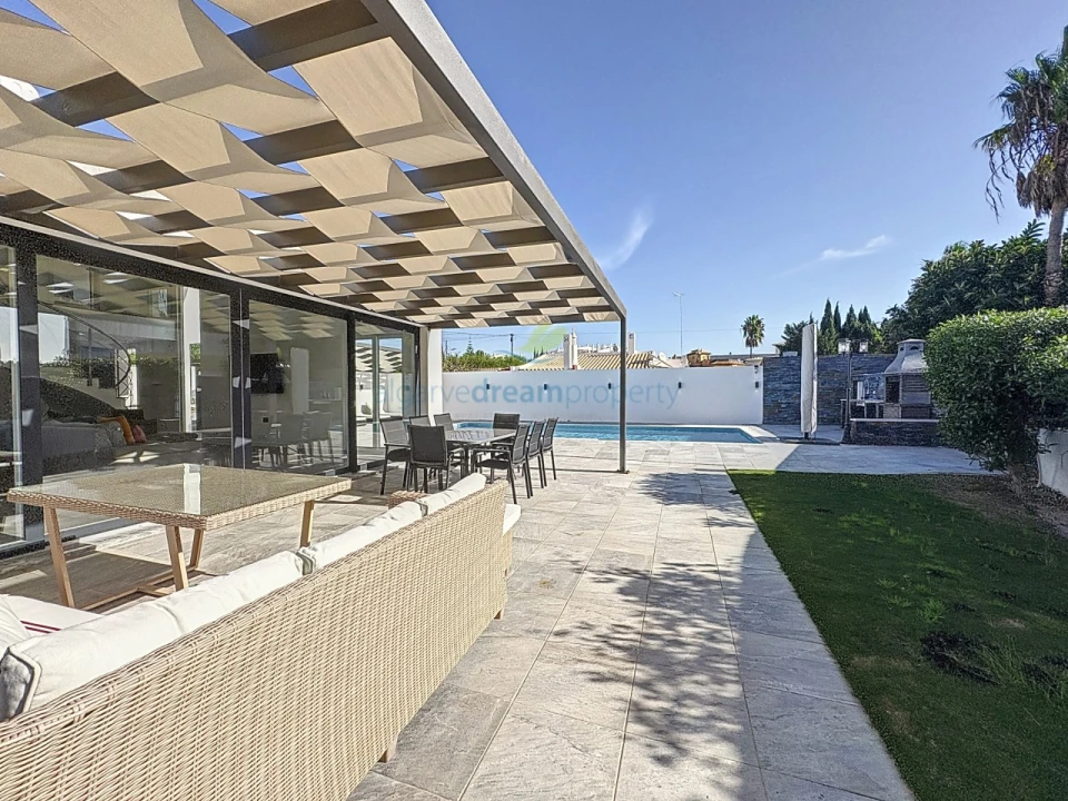 Moradia T4 para Venda em Albufeira e Olhos de Água Foto 19