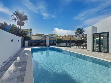 Moradia T4 para Venda em Albufeira e Olhos de Água