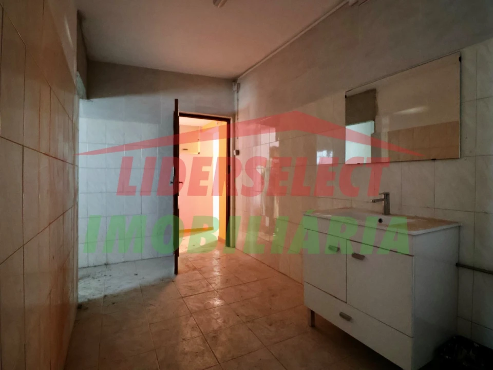 Armazém para Venda em Silveira Foto 8