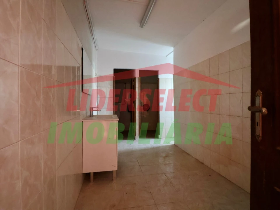 Armazém para Venda em Silveira Foto 9