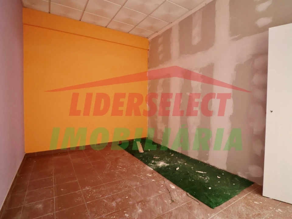 Armazém para Venda em Silveira Foto 10