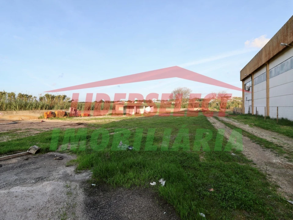 Armazém para Venda em Silveira Foto 32