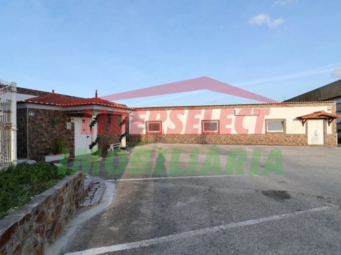 Armazém para Venda em Silveira