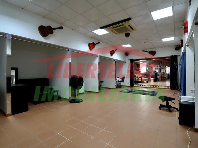 Armazém para Venda em Silveira Foto 21