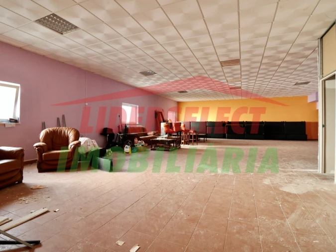 Armazém para Venda em Silveira Foto 5