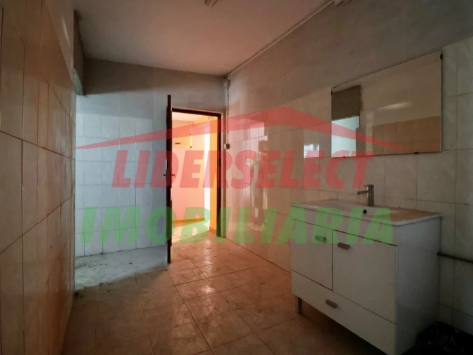 Armazém para Venda em Silveira Foto 8