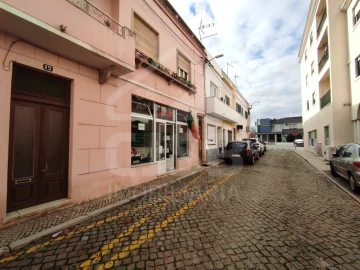 Negócio para Cedência de Quotas em Salvaterra de Magos e Foros de Salvaterra