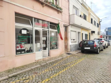 Negócio para Cedência de Quotas em Salvaterra de Magos e Foros de Salvaterra