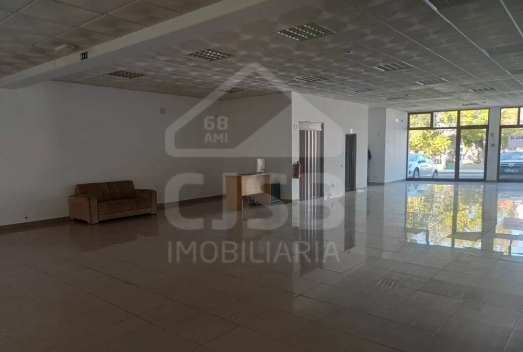 Loja para Arrendamento em Marinhais Foto 1