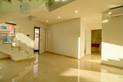 Moradia T4 para Venda em Corroios