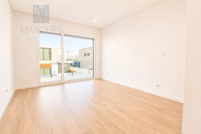Moradia T4 para Venda em Corroios