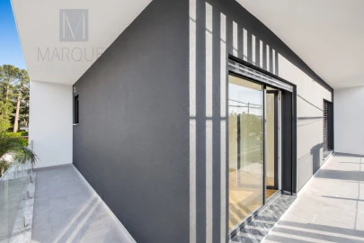Moradia T4 para Venda em Corroios