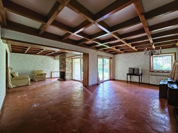 Moradia T5 para Venda em Santo Antonio dos Olivais
