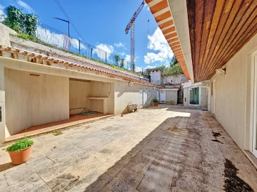 Moradia T5 para Venda em Santo Antonio dos Olivais