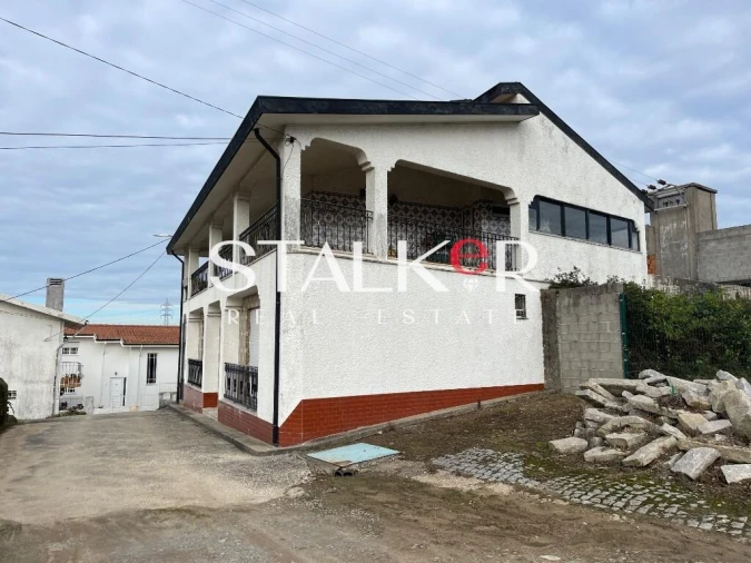 Moradia T6 para Venda em São Paio de Oleiros Foto 1