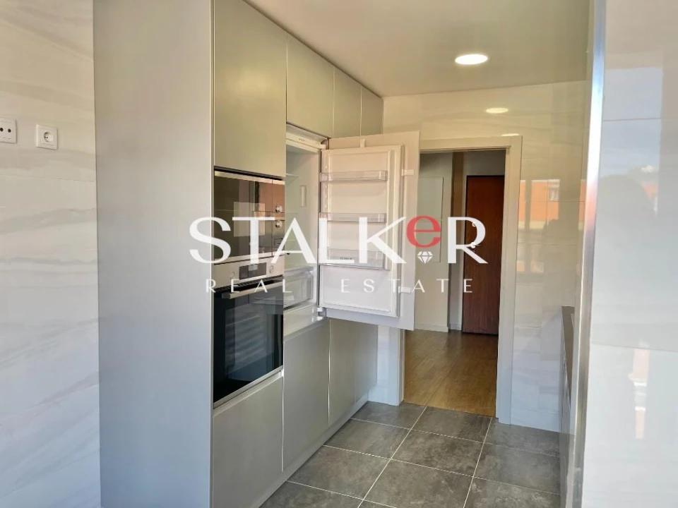 Apartamento T3 para Venda em Cedofeita, Santo Ildefonso, Sé, Miragaia, São Nicolau e Vitória Foto 8
