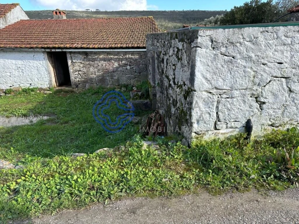 Armazém para Venda em Alvados e Alcaria Foto 2