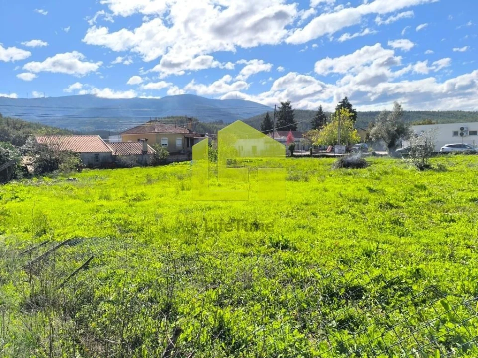 Terreno para Venda em Serpins Foto 1
