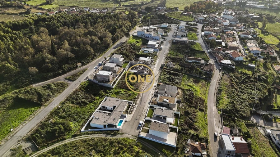 Terreno para Venda em Ruivães e Novais Foto 3