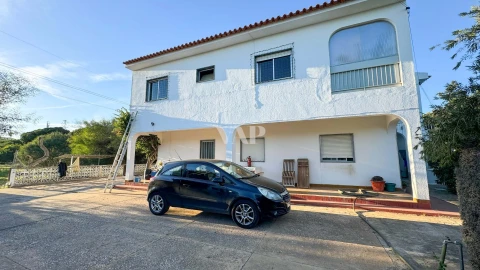 Moradia T7 para Venda em Quarteira