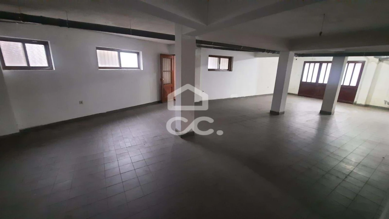 Armazém para Venda em Fânzeres e São Pedro da Cova Foto 4
