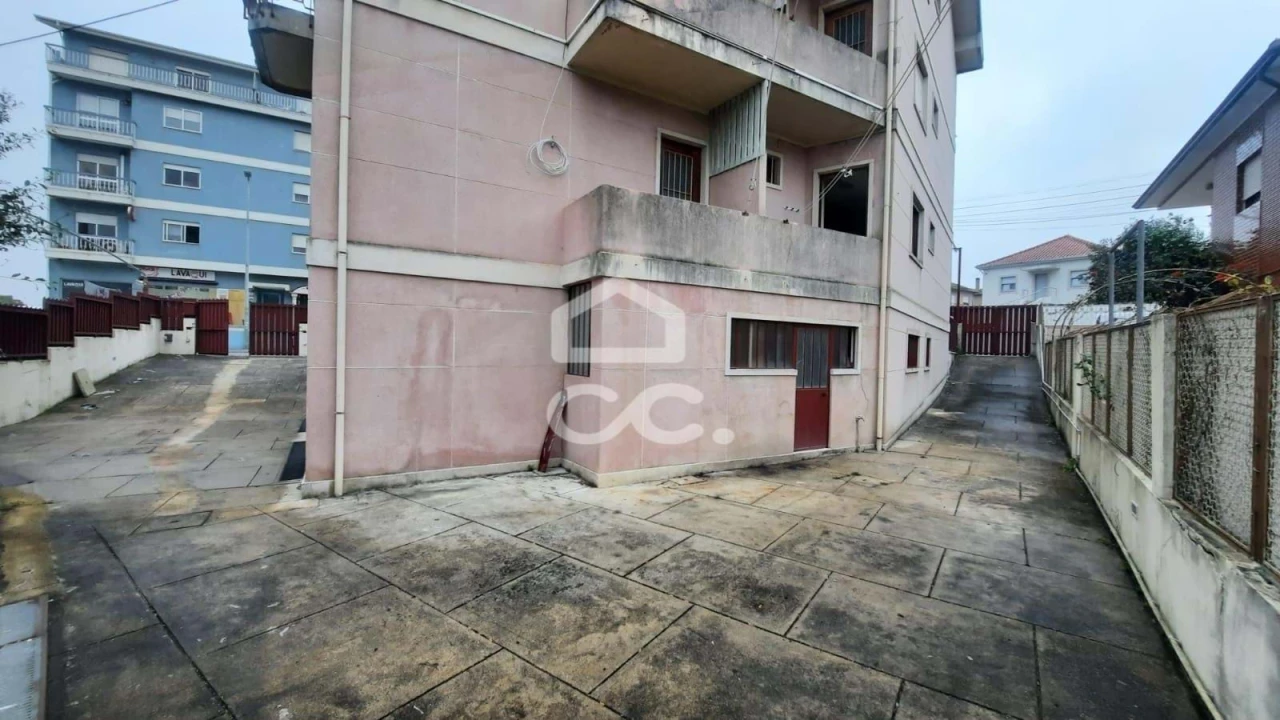 Armazém para Venda em Fânzeres e São Pedro da Cova Foto 9