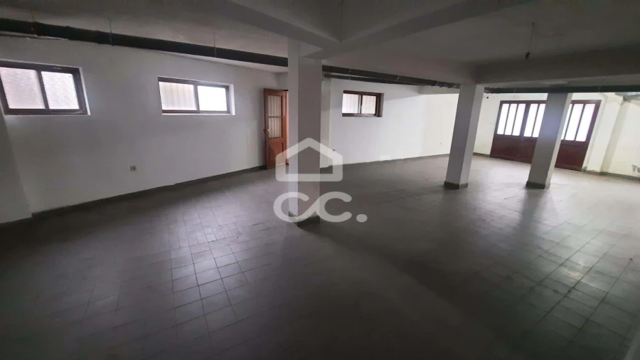 Armazém para Venda em Fânzeres e São Pedro da Cova Foto 4