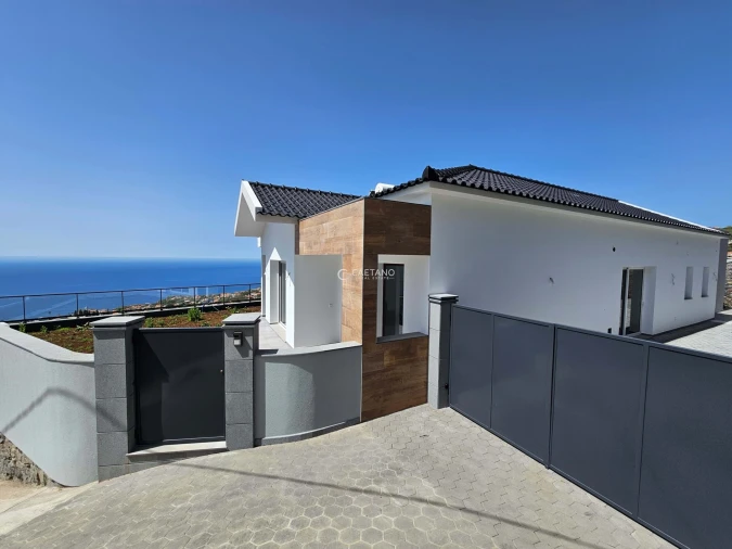 Moradia T3 para Venda em Ponta do Sol Foto 3