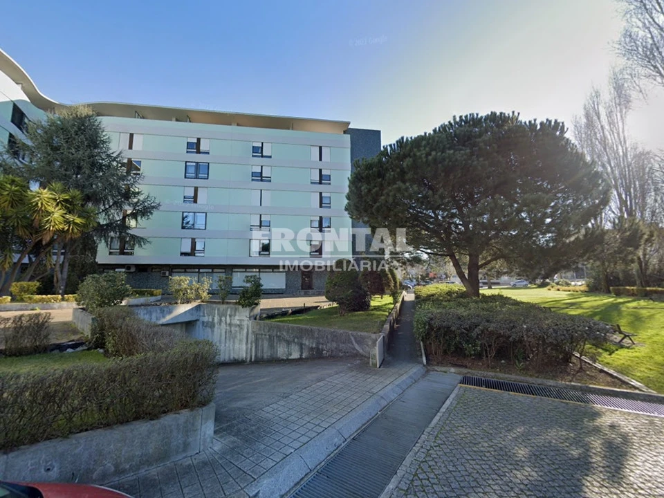 Garagem para Venda em Pedrouços Foto 4