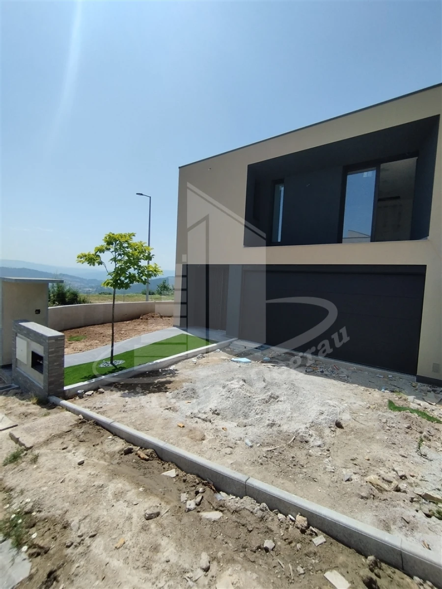 Moradia T3 para Venda em Lanhoso Foto 13