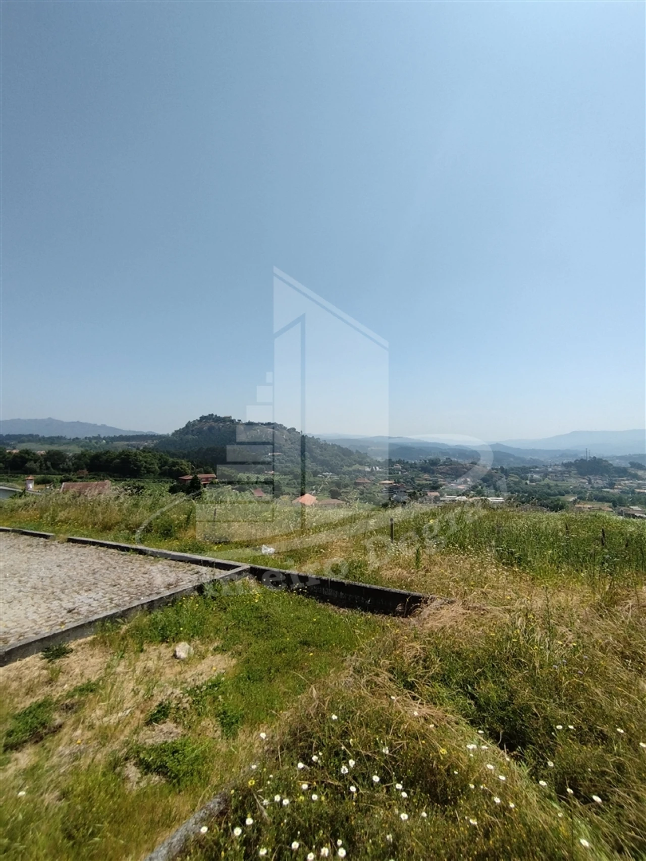 Moradia T3 para Venda em Lanhoso Foto 3