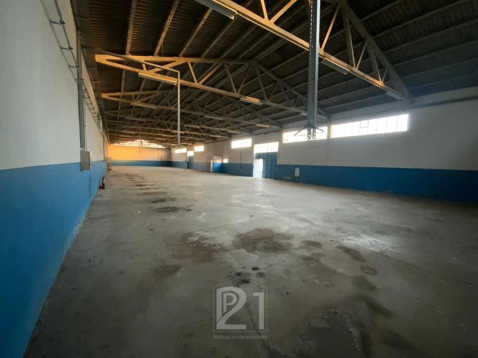 Terreno Comércio / Armazém para Venda em Cacém e São Marcos Foto 9