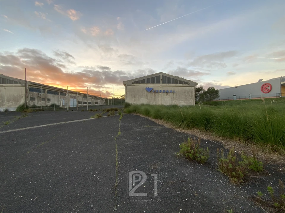 Terreno Comércio / Armazém para Venda em Cacém e São Marcos Foto 37
