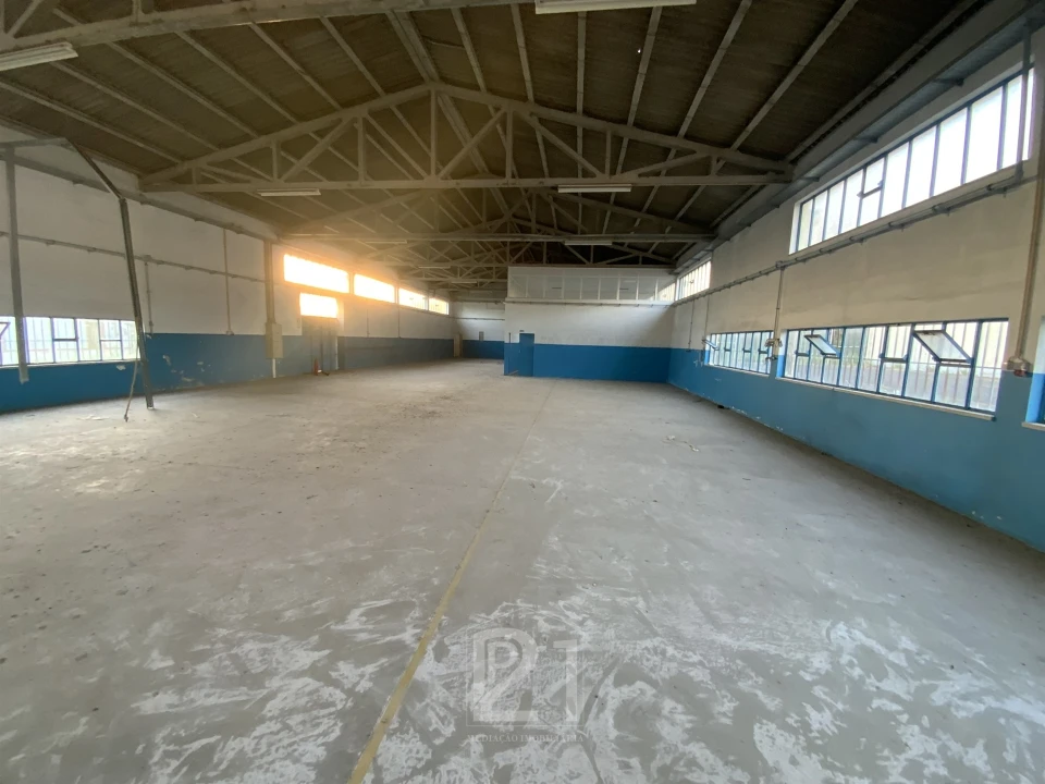 Terreno Comércio / Armazém para Venda em Cacém e São Marcos Foto 14