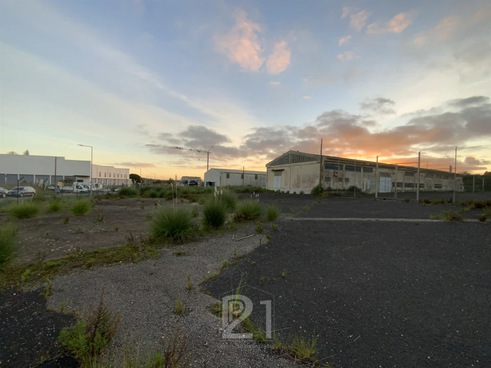 Terreno Comércio / Armazém para Venda em Cacém e São Marcos Foto 36