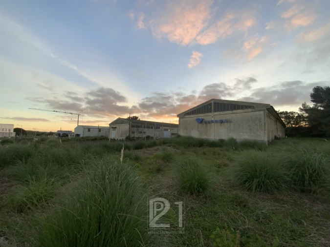 Terreno Comércio / Armazém para Venda em Cacém e São Marcos Foto 3