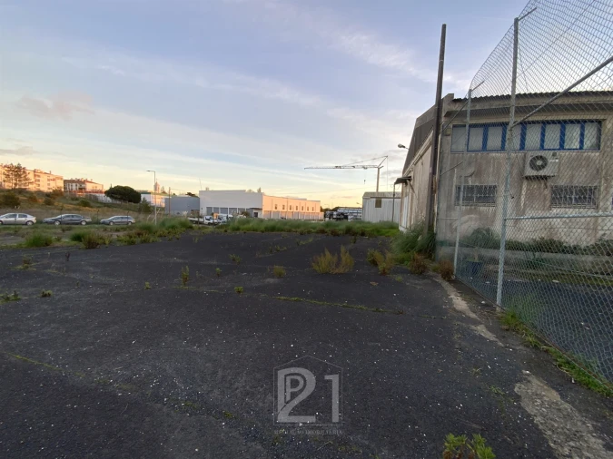 Terreno Comércio / Armazém para Venda em Cacém e São Marcos Foto 29