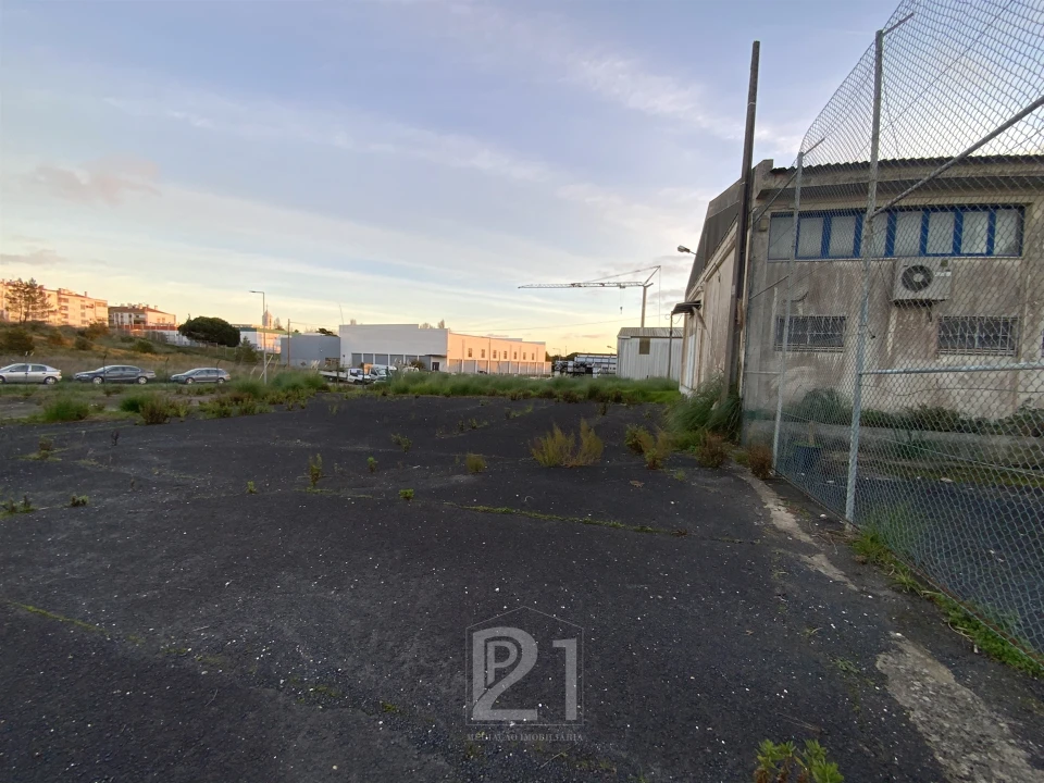 Terreno Comércio / Armazém para Venda em Cacém e São Marcos Foto 29