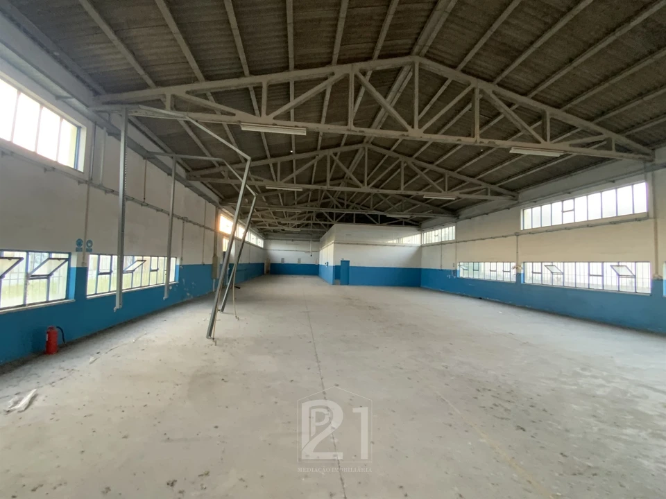 Terreno Comércio / Armazém para Arrendamento em Cacém e São Marcos Foto 23