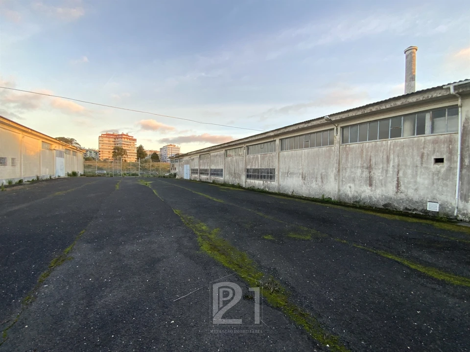Terreno Comércio / Armazém para Arrendamento em Cacém e São Marcos Foto 20