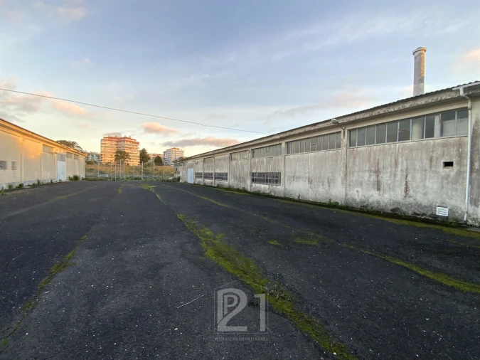 Terreno Comércio / Armazém para Arrendamento em Cacém e São Marcos Foto 20
