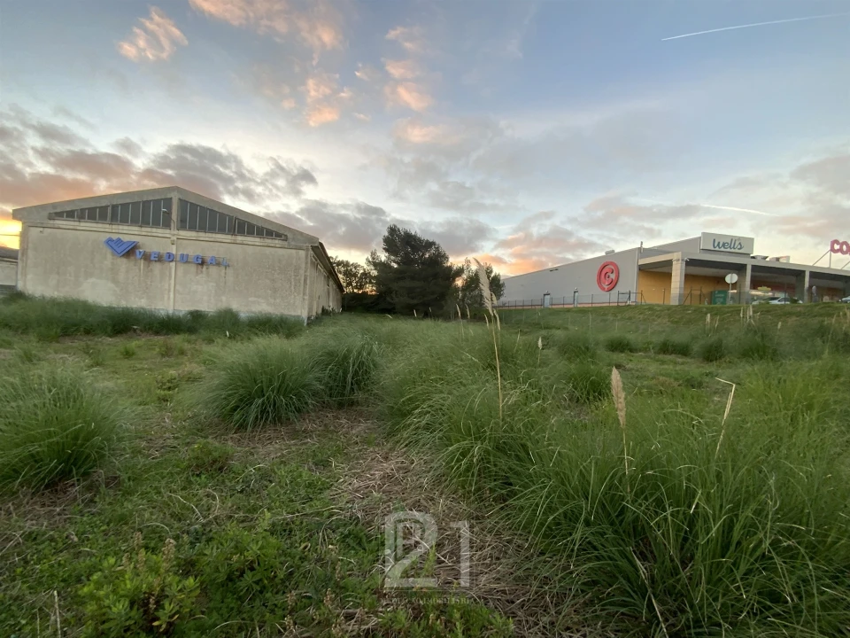 Terreno Comércio / Armazém para Arrendamento em Cacém e São Marcos Foto 32
