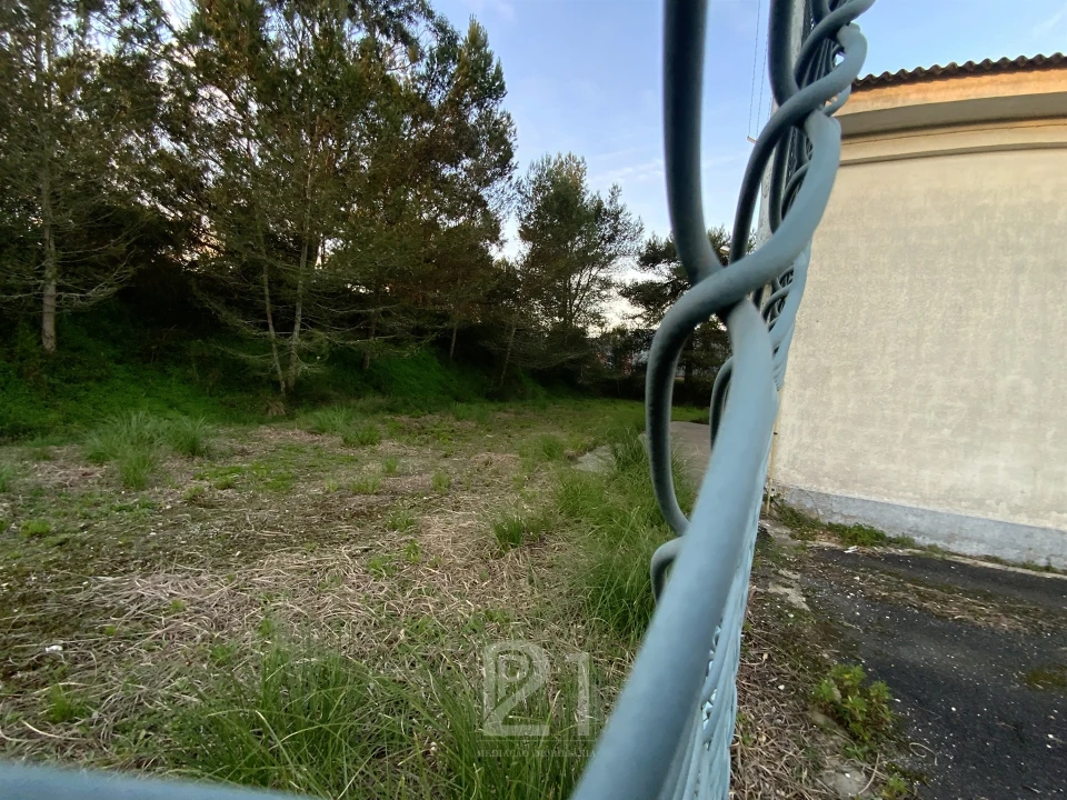 Terreno Comércio / Armazém para Arrendamento em Cacém e São Marcos Foto 14