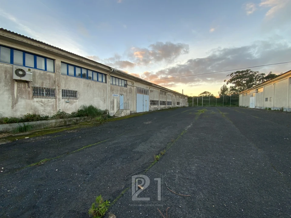 Terreno Comércio / Armazém para Arrendamento em Cacém e São Marcos Foto 27