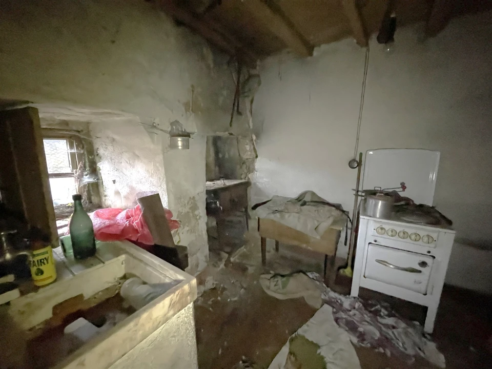 Moradia T2 para Venda em Folgosinho Foto 10